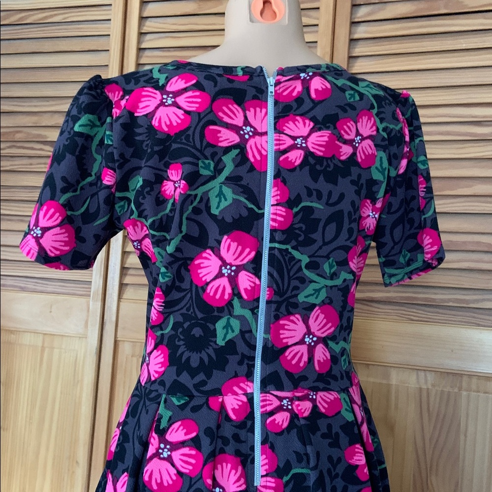 LulaRoe black pink dogwood Stretchy Amelia Dress 2XL Pleated skirt short sleeve - Picture 6 of 10